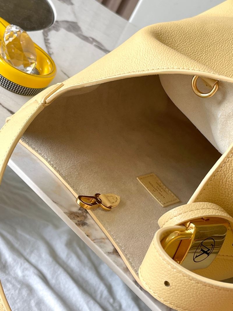 Louis Vuitton Hobo Bags